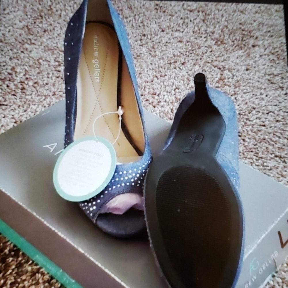 Shoes - Picture 2 of 2